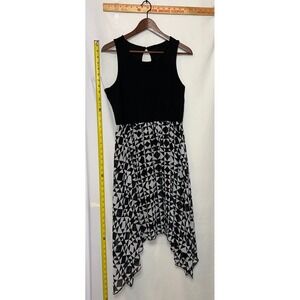 Black and White Geometric Handkerchief Hem Sleeveless Midi Dress